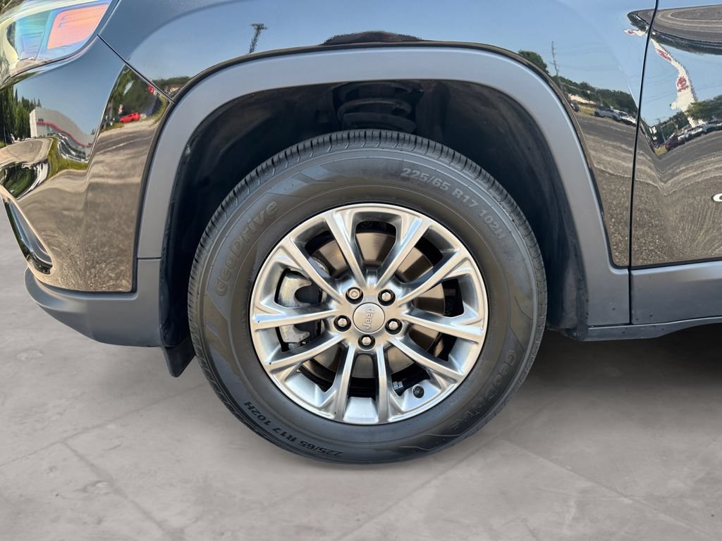 Used 2021 Jeep Cherokee Latitude Lux AWD/4WD image 14