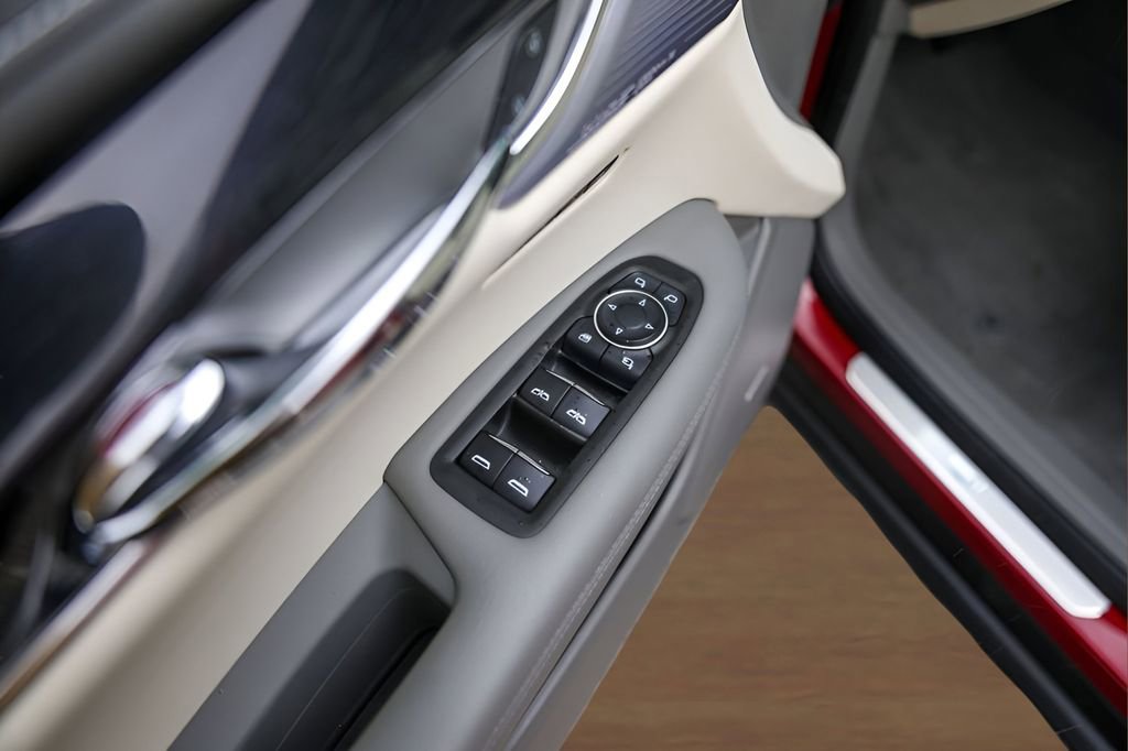 Used 2020 Cadillac XT6 Premium Luxury image 7