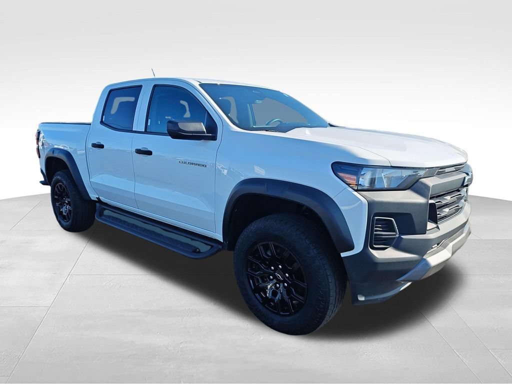 Used 2024 Chevrolet Colorado Trail Boss w/ Advanced Trailering Package AWD/4WD image 9