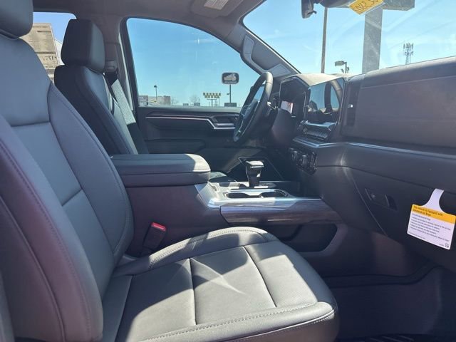 New 2026 Chevrolet Silverado 1500 LTZ w/ LTZ Premium Package AWD/4WD image 32
