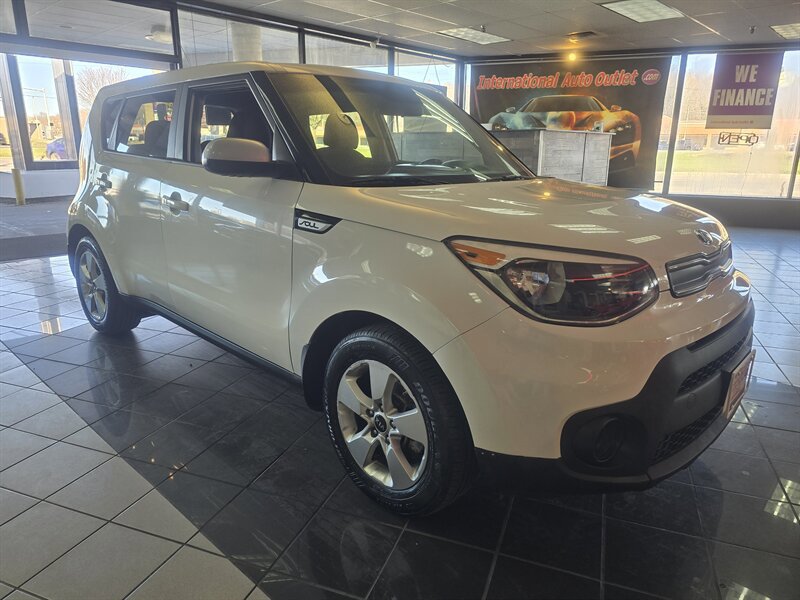Used 2019 Kia Soul FWD image 4