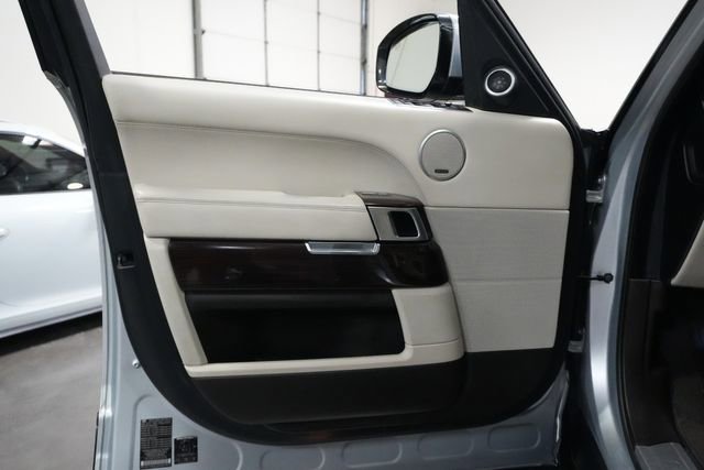 Used 2013 Land Rover Range Rover Supercharged AWD/4WD image 10