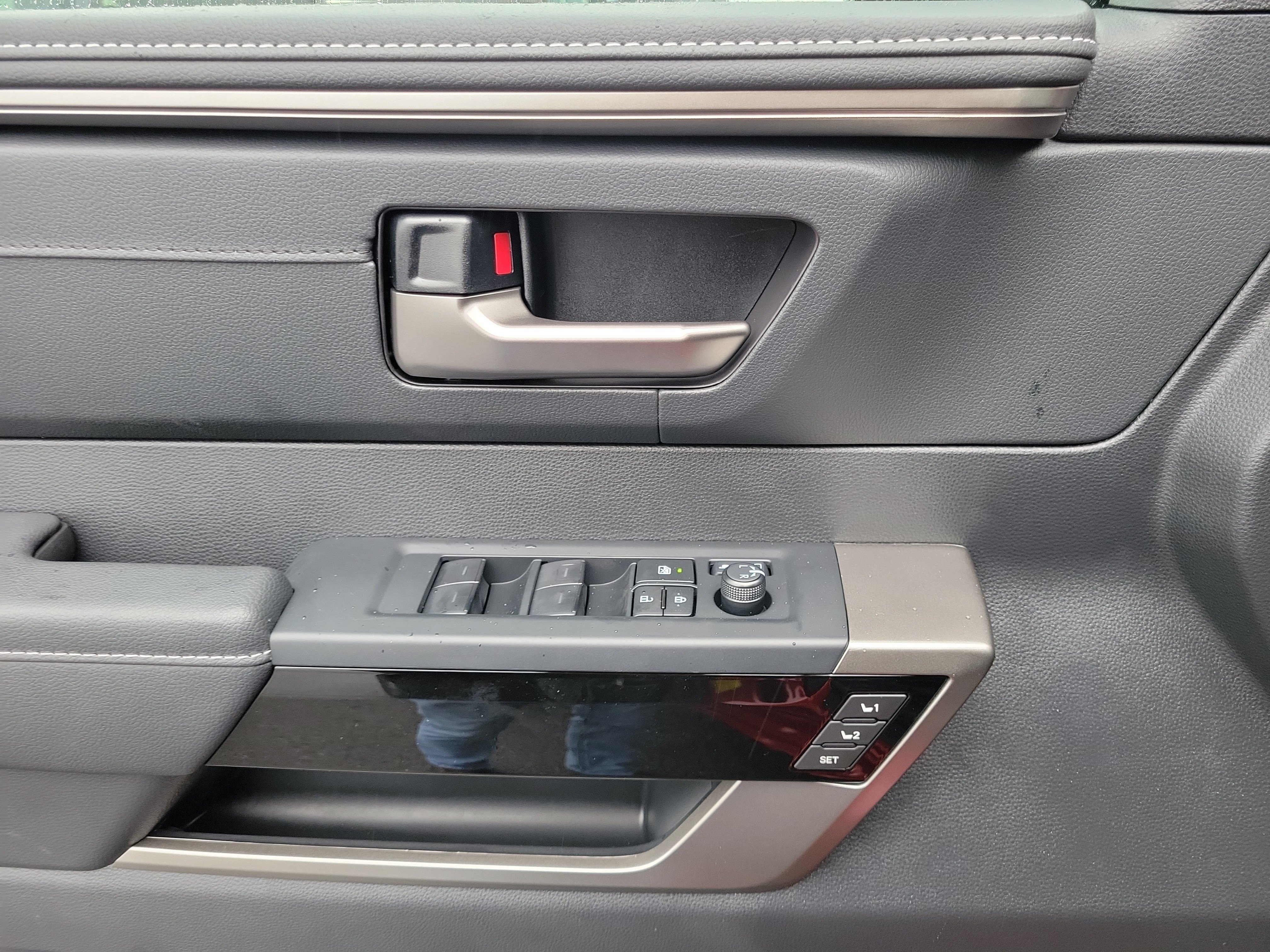 New 2026 Toyota Tundra Limited AWD/4WD image 17