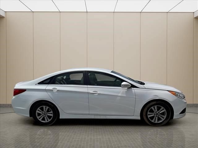 Used 2014 Hyundai Sonata GLS w/ Popular Equipment Group 2 FWD image 13