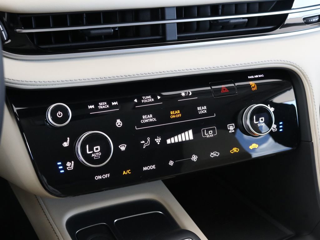 Certified 2025 INFINITI QX60 Sensory w/ Lighting Package (N94) AWD/4WD image 12
