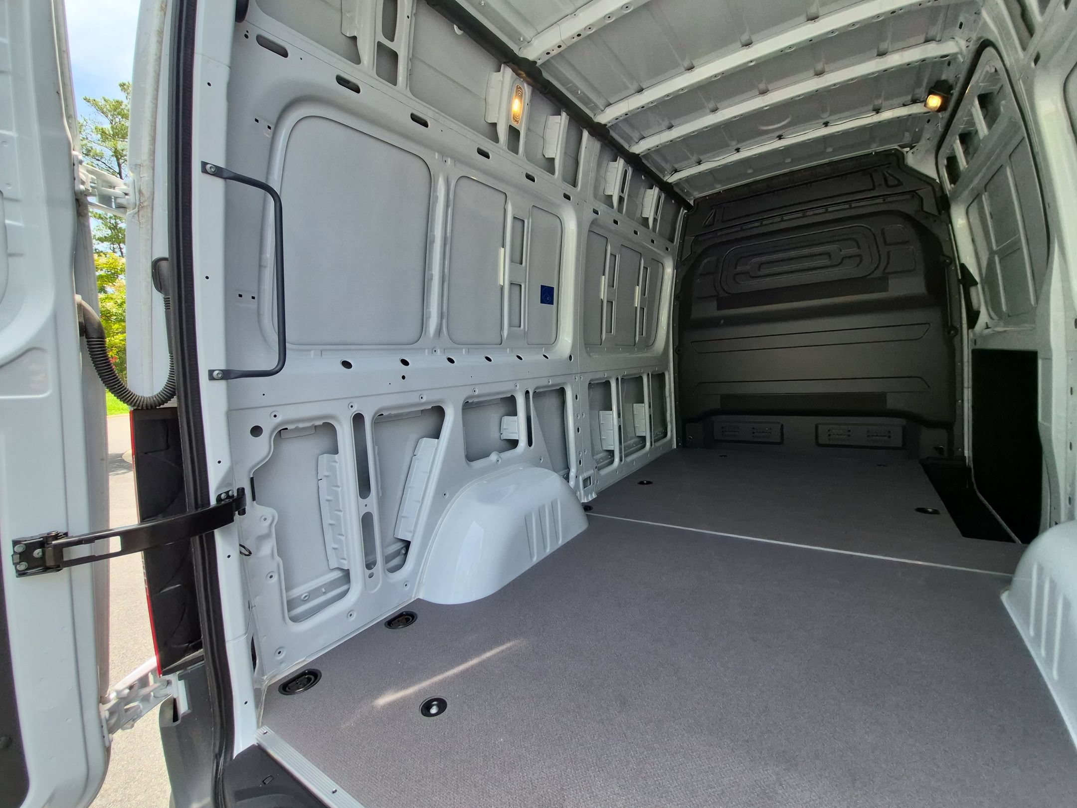 New 2025 Mercedes-Benz Sprinter 2500 image 28