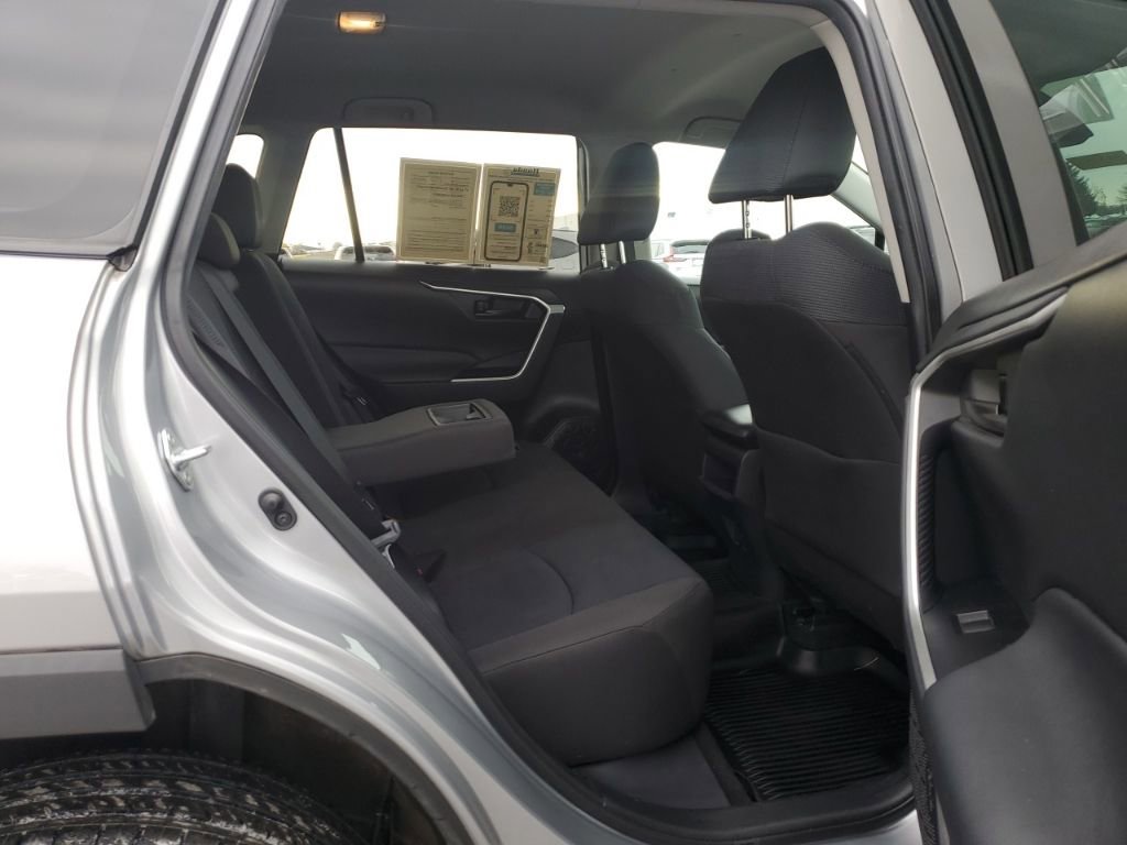 Used 2021 Toyota RAV4 LE image 38