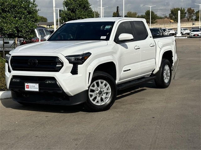 Used 2025 Toyota Tacoma SR5 image 2