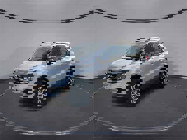 Used 2017 Volkswagen Tiguan S image 4