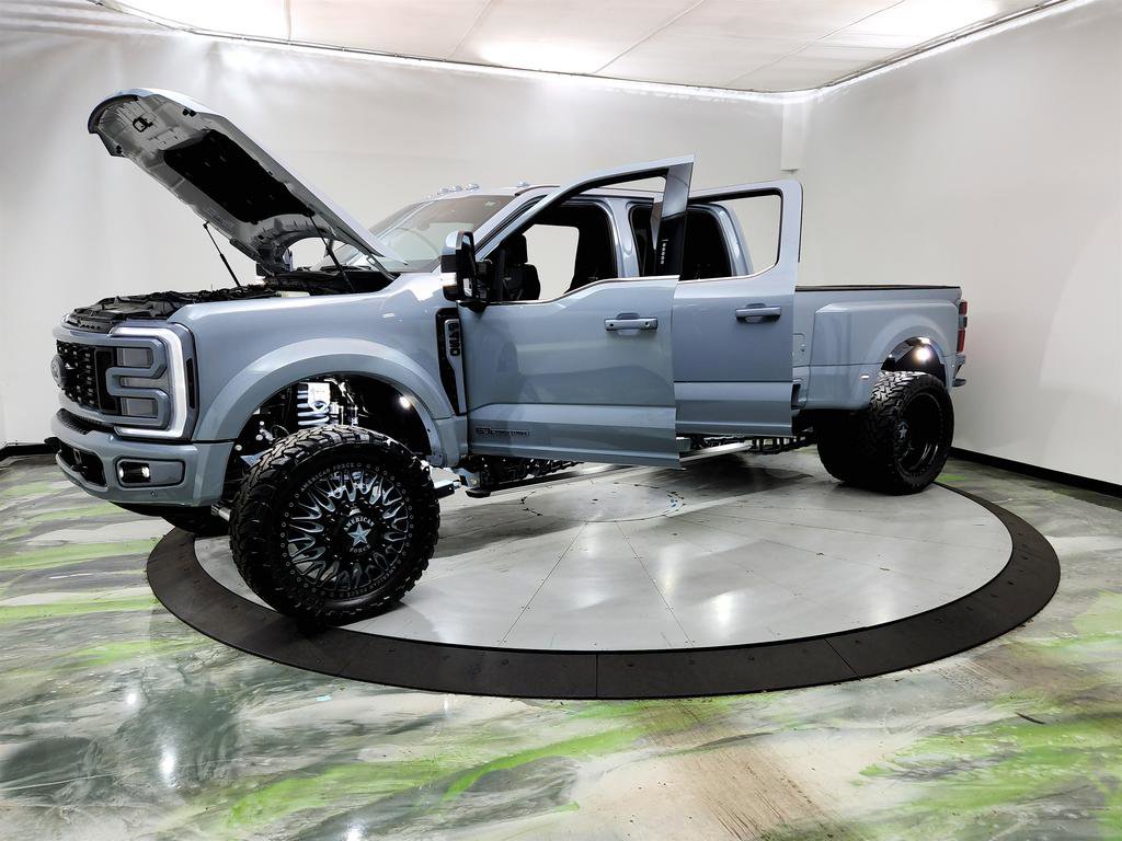 Used 2024 Ford F450 Platinum w/ FX4 Off-Road Package image 11