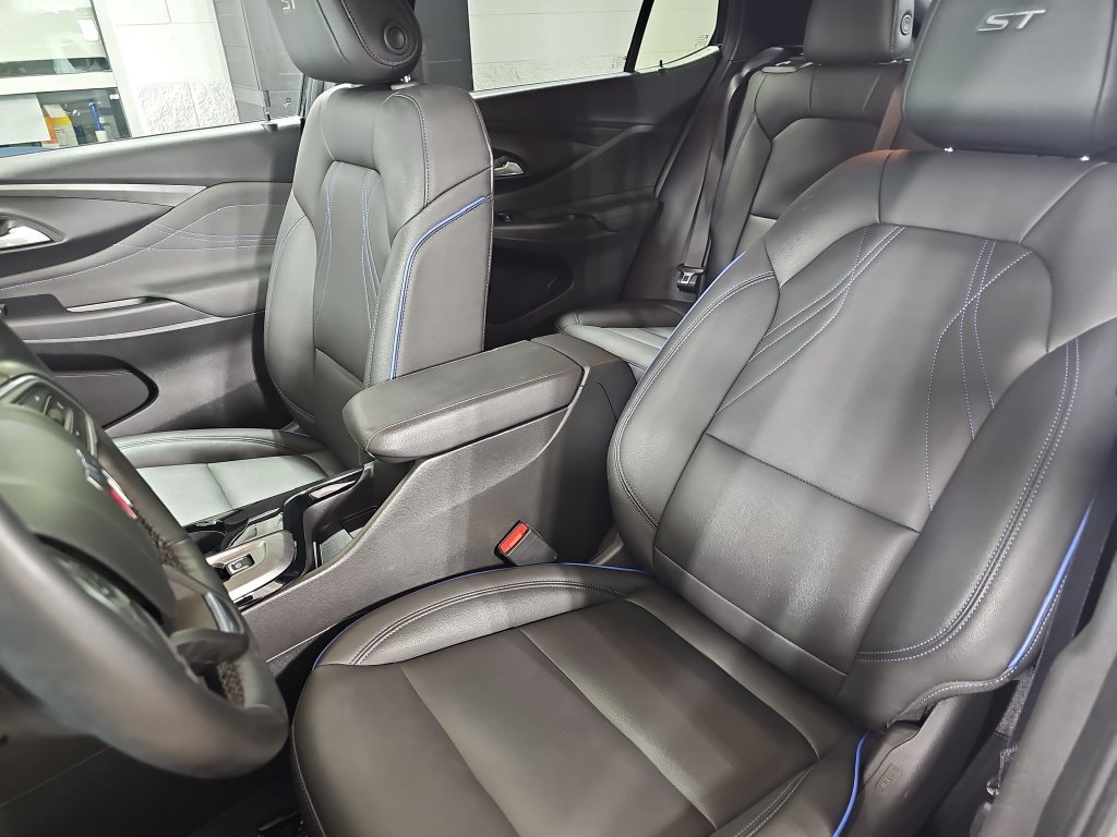 Used 2024 Buick Envista Sport Touring w/ Convenience I Package FWD image 19