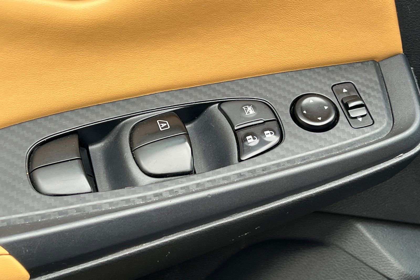 Used 2022 Nissan Sentra SV w/ SV Premium Package image 14