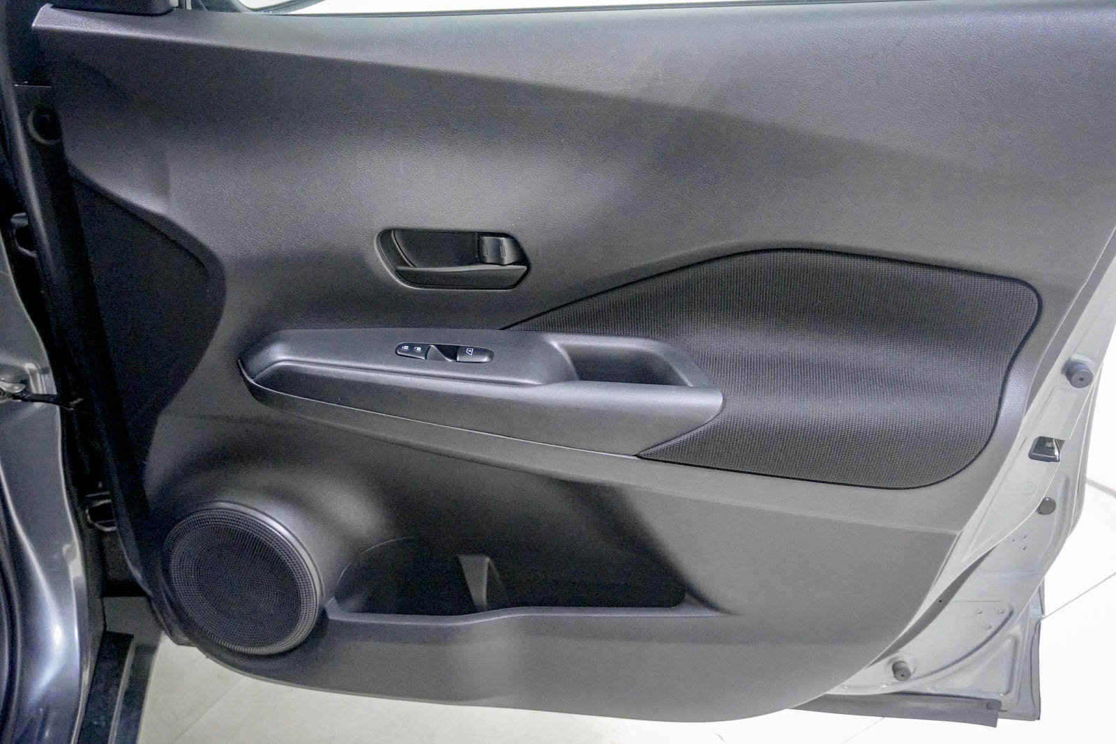 Used 2023 Nissan Kicks S FWD image 29