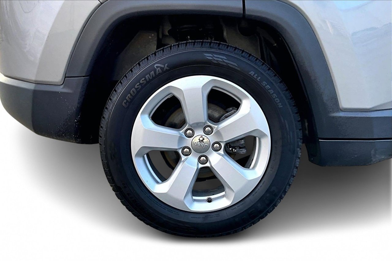 Certified 2019 Jeep Compass Latitude w/ Cold Weather Group image 32