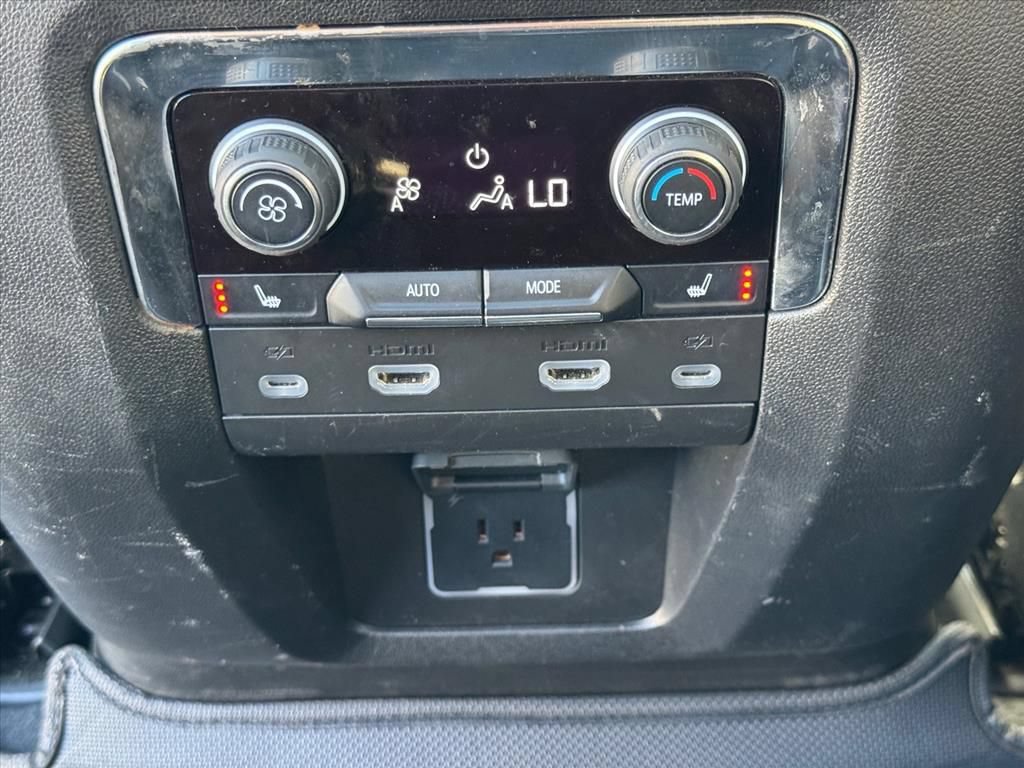 Used 2024 Chevrolet Suburban High Country w/ Advanced Technology Package AWD/4WD image 15