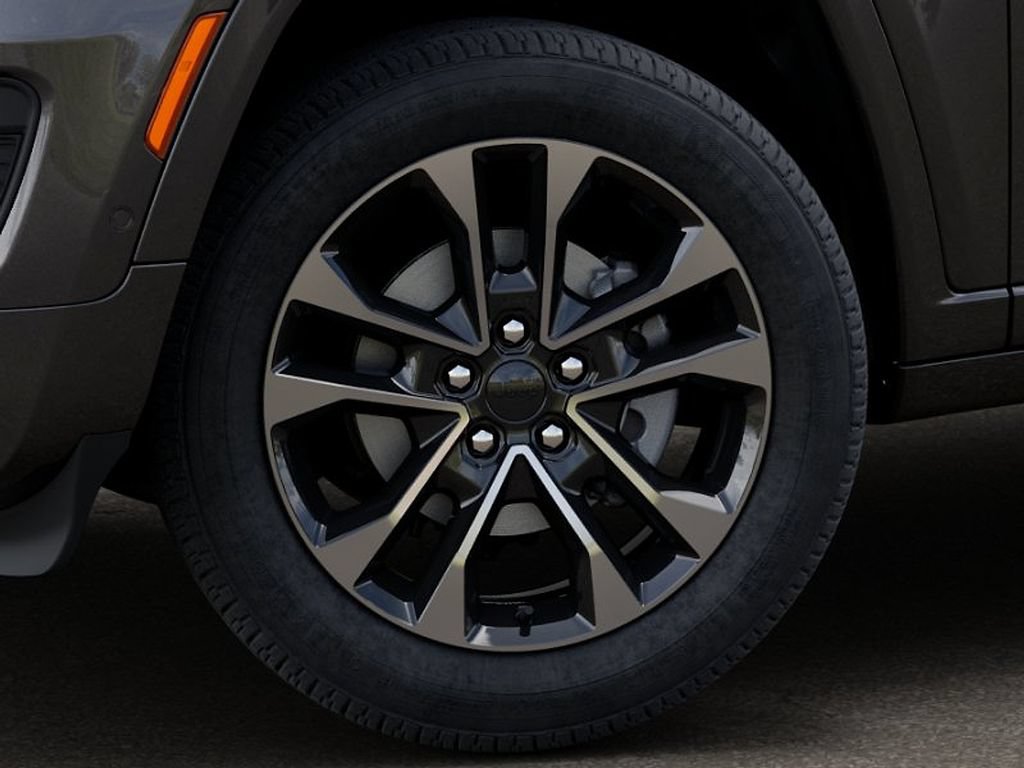 New 2025 Jeep Grand Cherokee L Overland w/ Advanced Protech Group III AWD/4WD image 8
