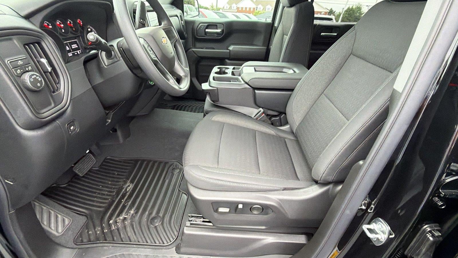 New 2026 Chevrolet Silverado 1500 Custom w/ Turbomax Blackout Package RWD image 13
