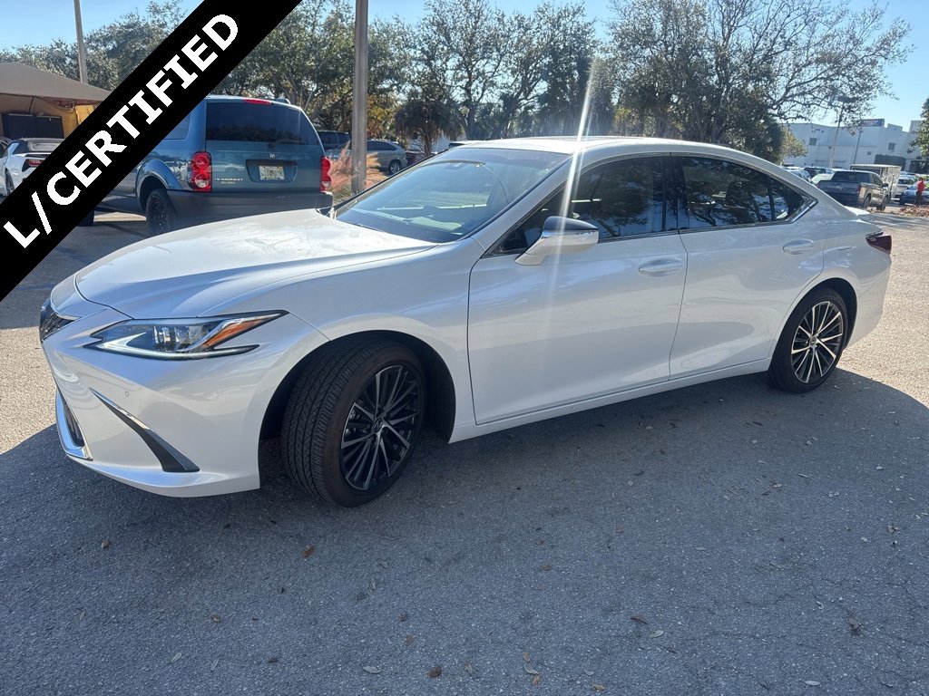 Used 2023 Lexus ES 300h w/ Premium Package image 3