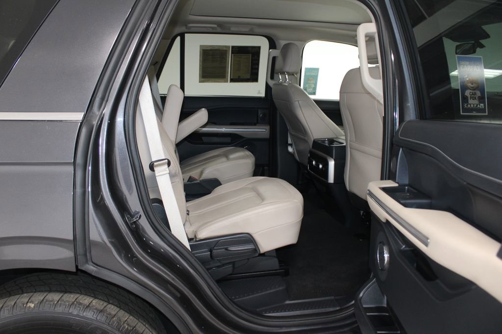 Used 2024 Ford Expedition Limited image 36