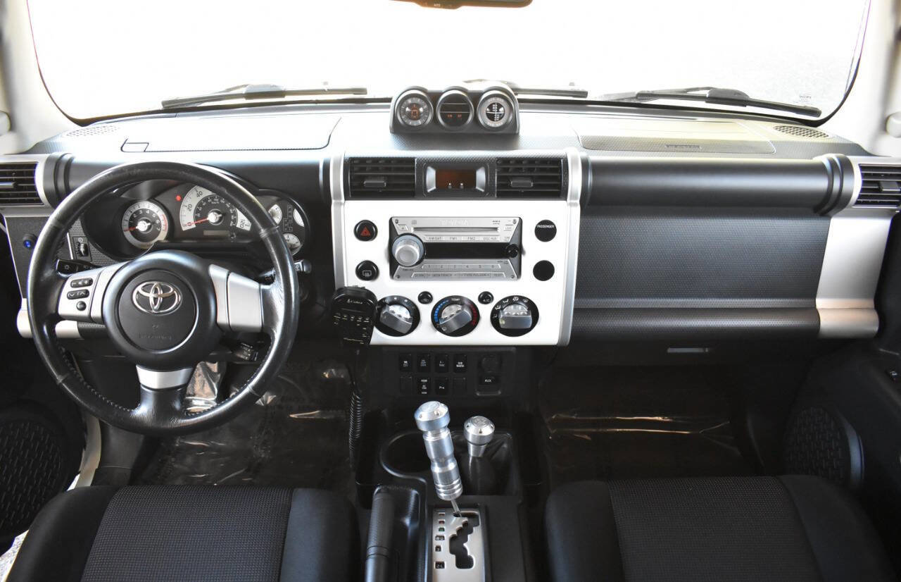 Used 2010 Toyota FJ Cruiser 4WD image 60