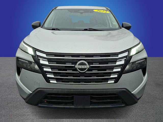 Used 2024 Nissan Rogue S image 2