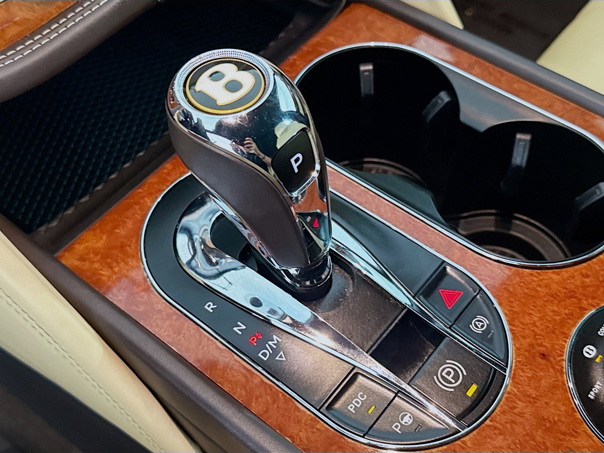 Used 2019 Bentley Bentayga image 20