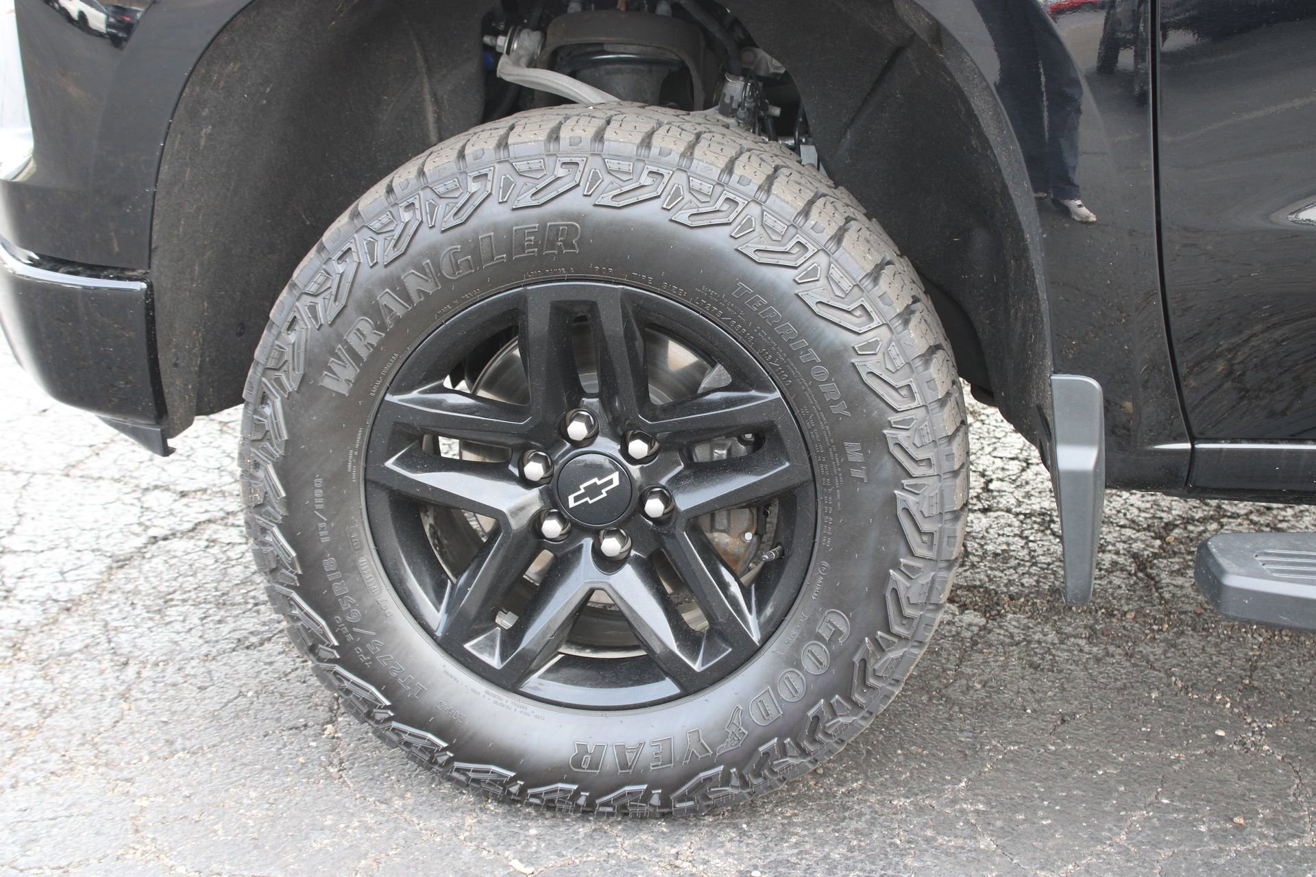 Used 2025 Chevrolet Silverado 1500 Custom Trail Boss w/ Dark Appearance Package image 15