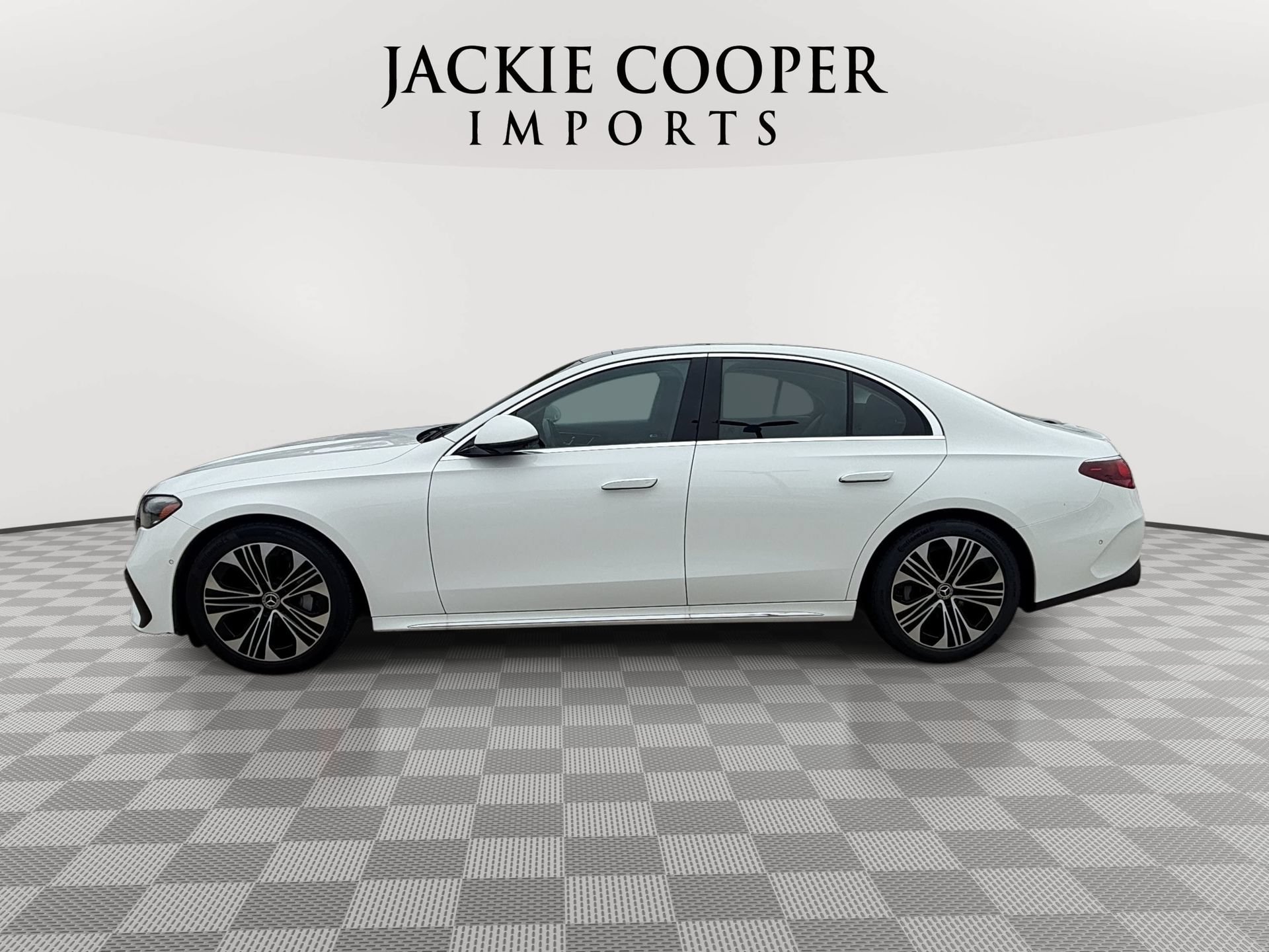 Used 2025 Mercedes-Benz E 350 Sedan w/ Winter Package image 8