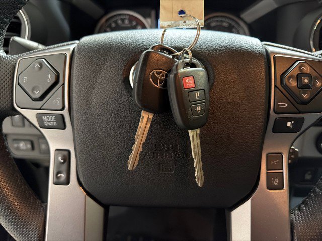 Used 2022 Toyota Tacoma SR5 w/ Technology Package image 77