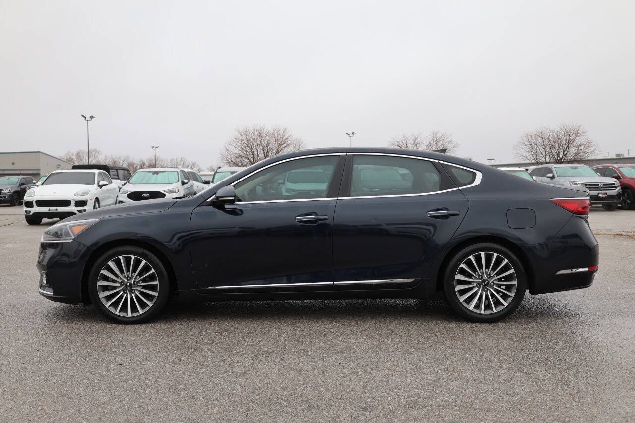 Used 2018 Kia Cadenza Premium w/ Luxury Package image 8