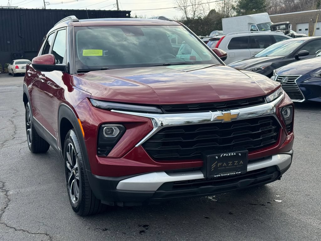 Used 2025 Chevrolet TrailBlazer LT AWD/4WD image 13