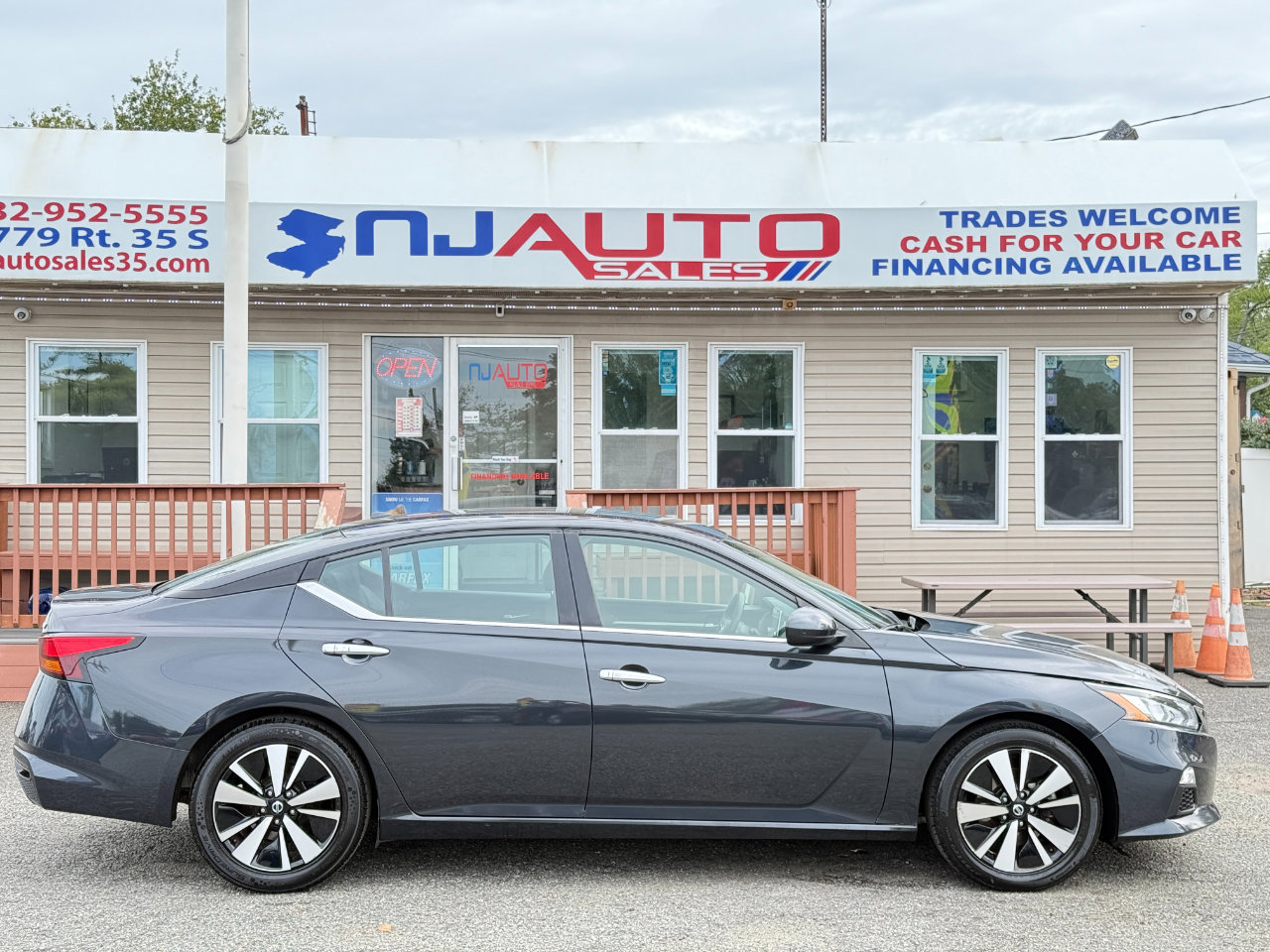Used 2022 Nissan Altima 2.5 SV image 3