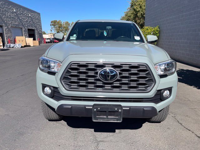 Used 2023 Toyota Tacoma TRD Off-Road w/ Technology Package AWD/4WD image 2