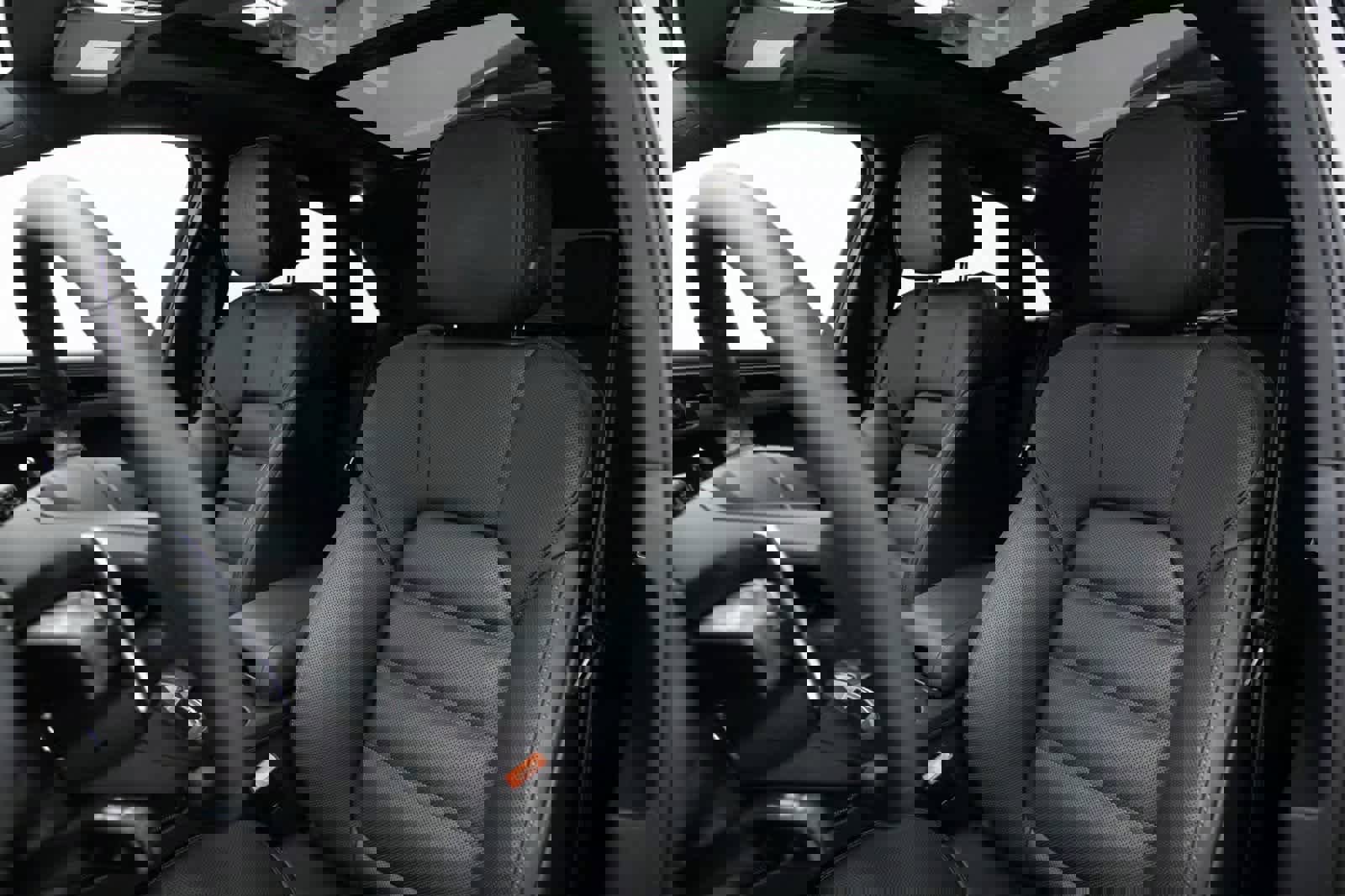 Certified 2025 Porsche Macan S image 5