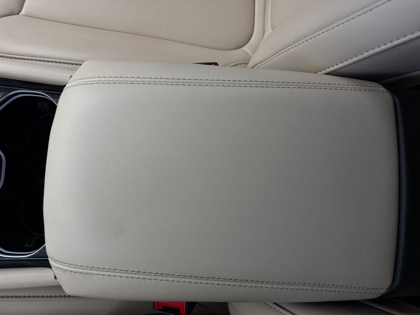 Used 2025 Jeep Grand Cherokee Limited w/ Black Appearance Package image 33