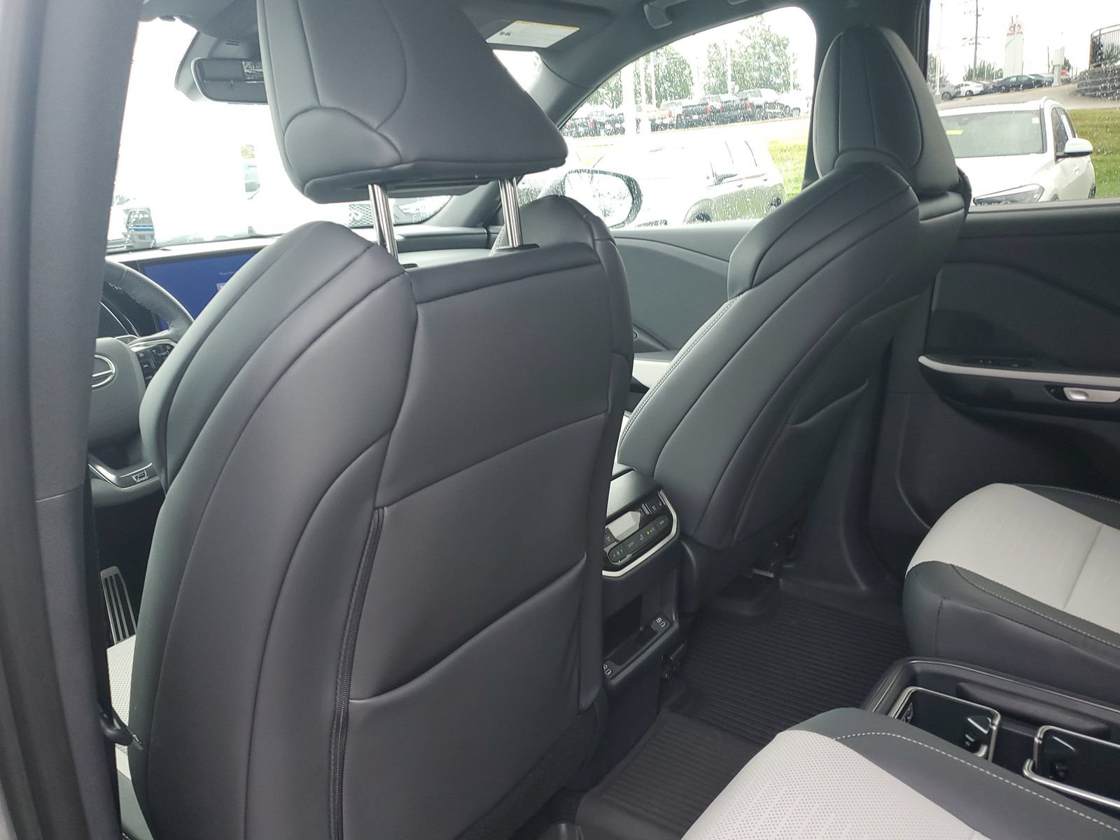 Used 2026 Lexus TX 500h AWD w/ Technology Package image 14
