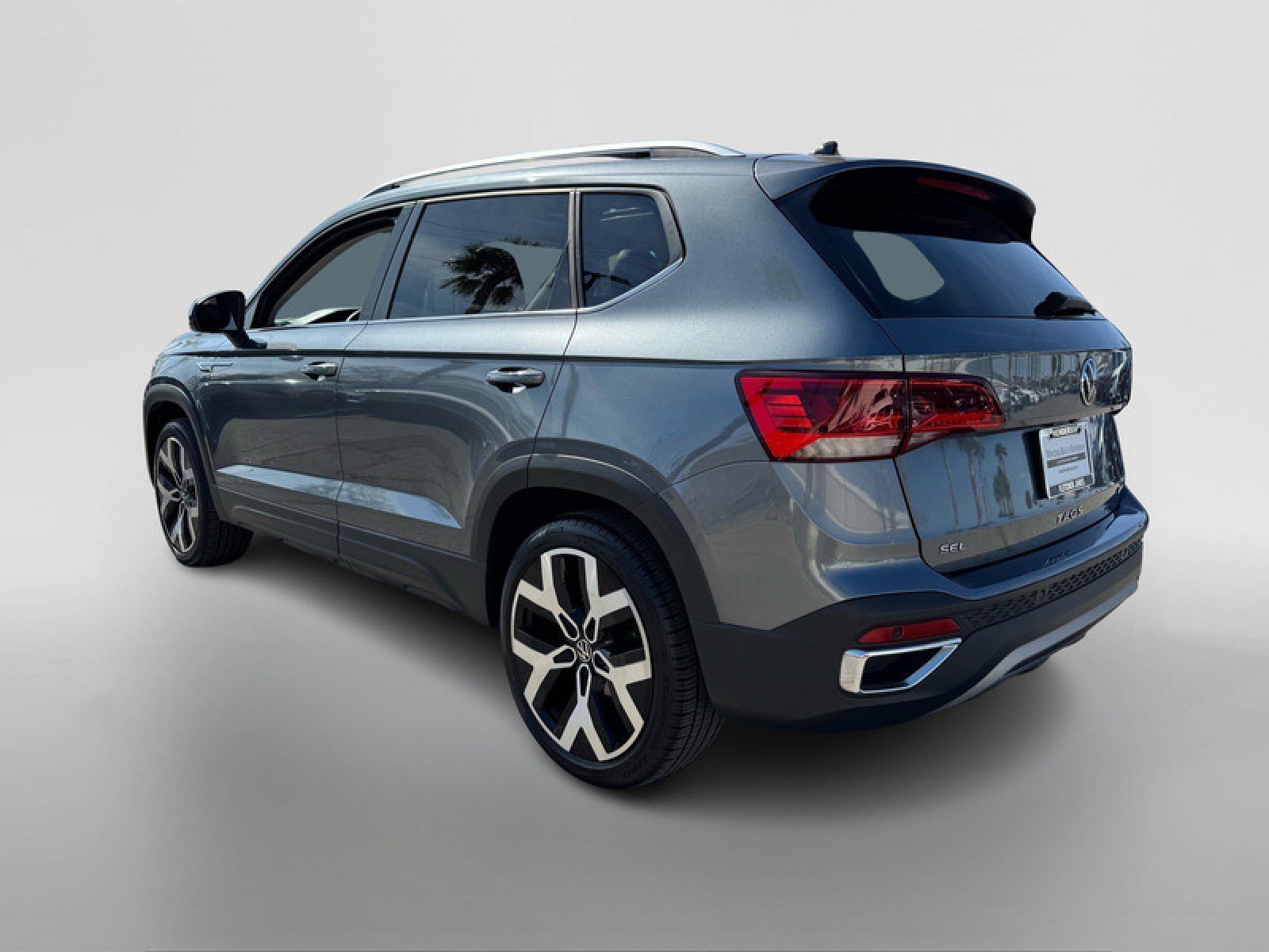 Used 2022 Volkswagen Taos SEL w/ Panoramic Sunroof Package image 3