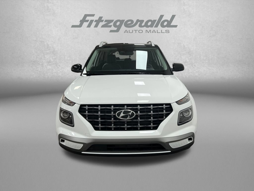 Used 2025 Hyundai Venue Limited FWD image 10
