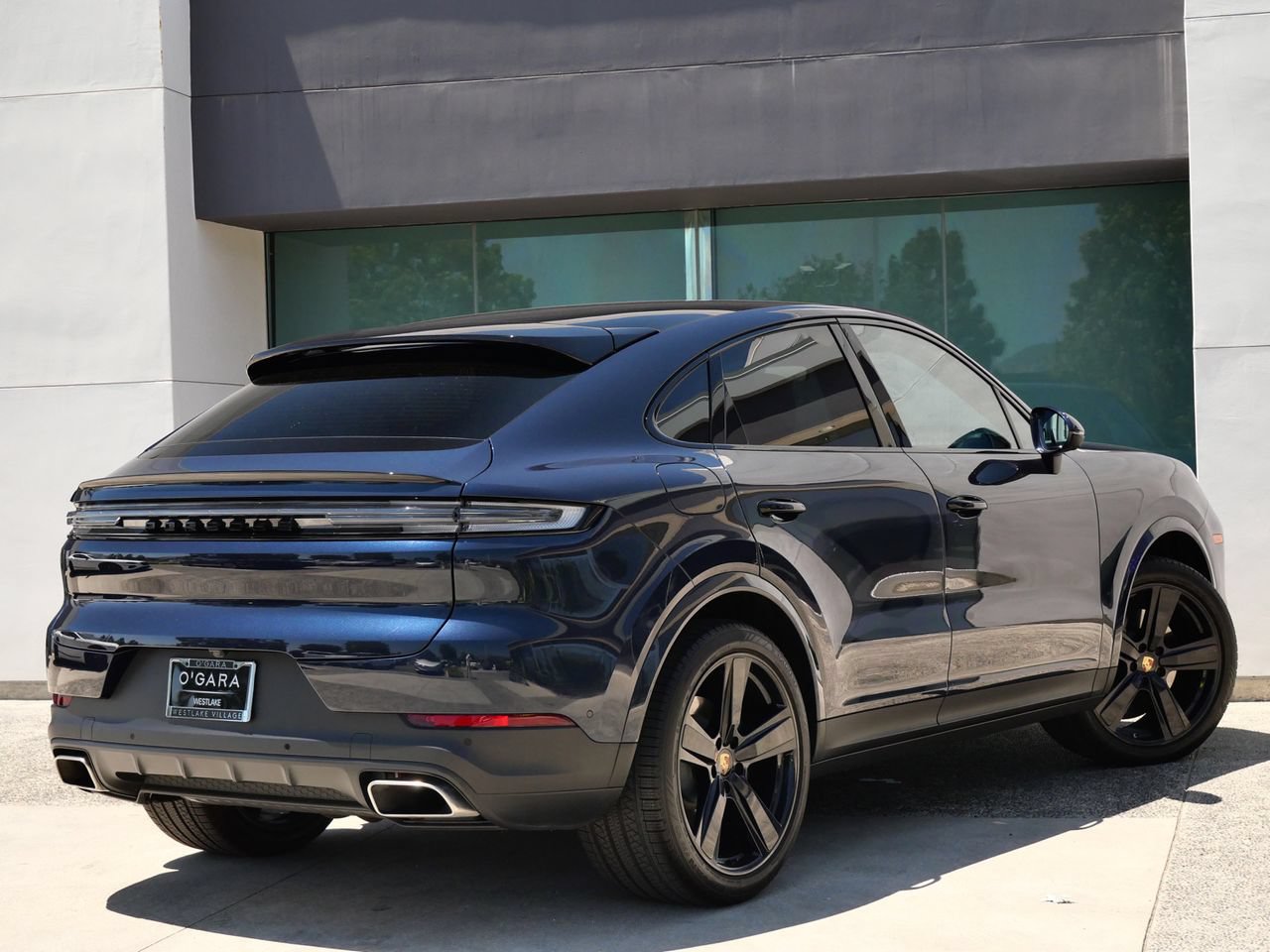 Used 2024 Porsche Cayenne Coupe AWD/4WD image 6