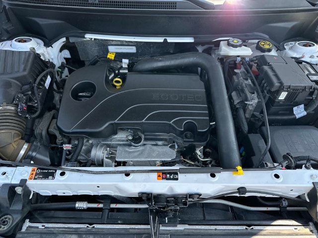 Used 2023 Chevrolet Equinox RS FWD image 12