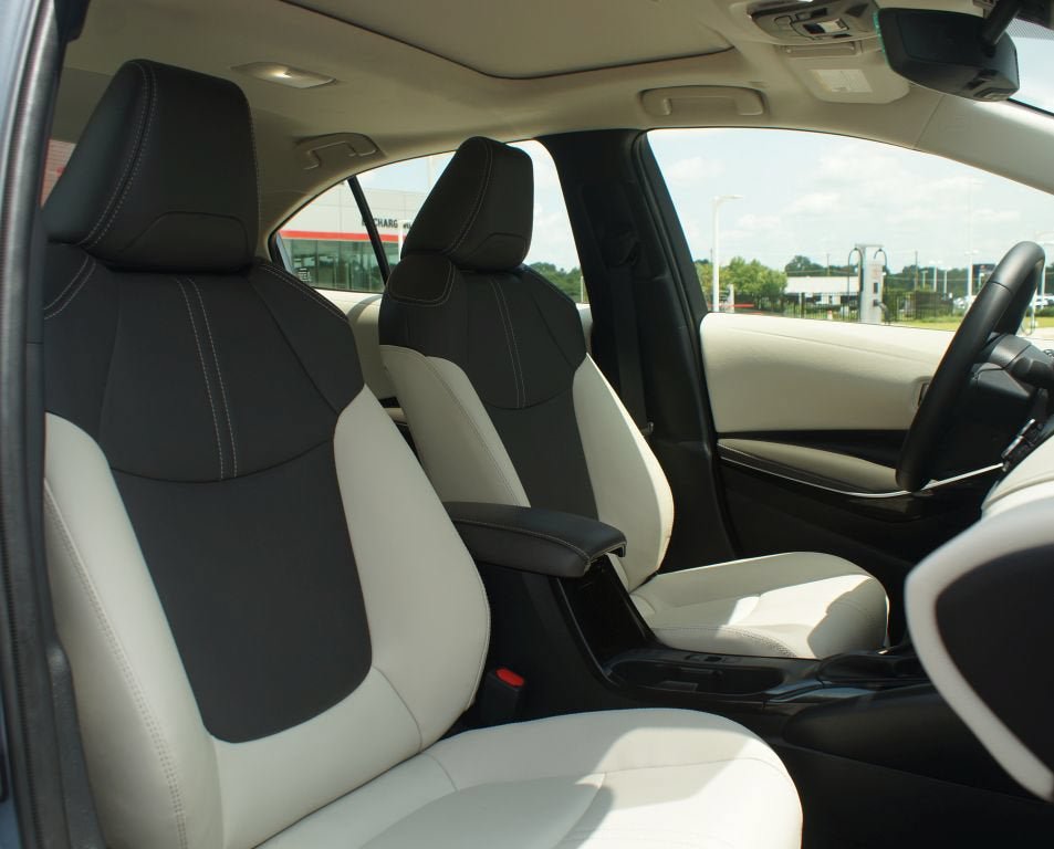 Used 2025 Toyota Corolla XLE FWD image 23