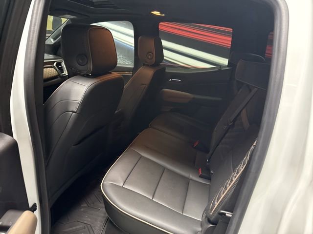 Used 2023 GMC Canyon Denali image 11