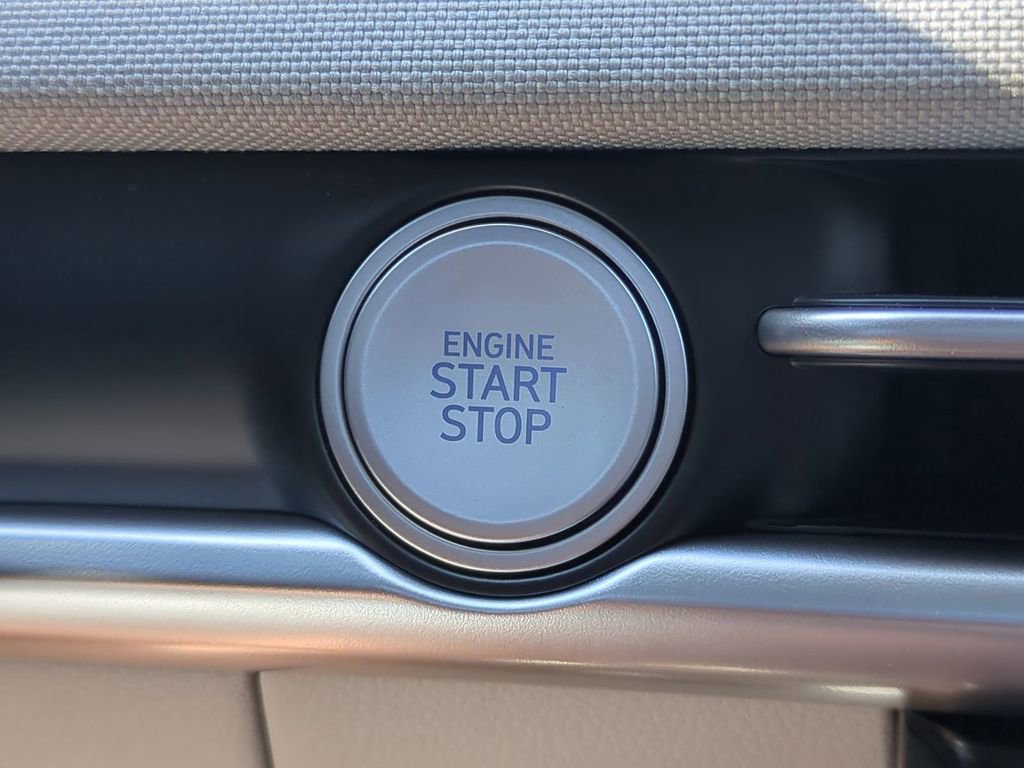 New 2026 Hyundai Tucson Limited image 38