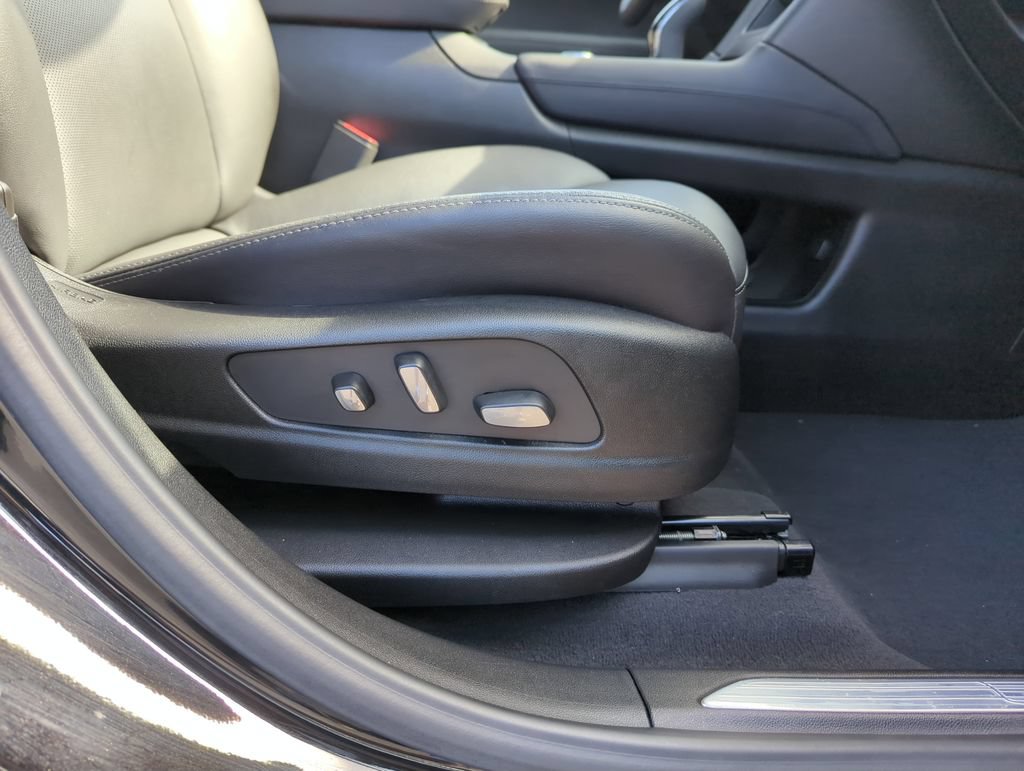 Used 2025 Cadillac XT5 Premium Luxury FWD image 36