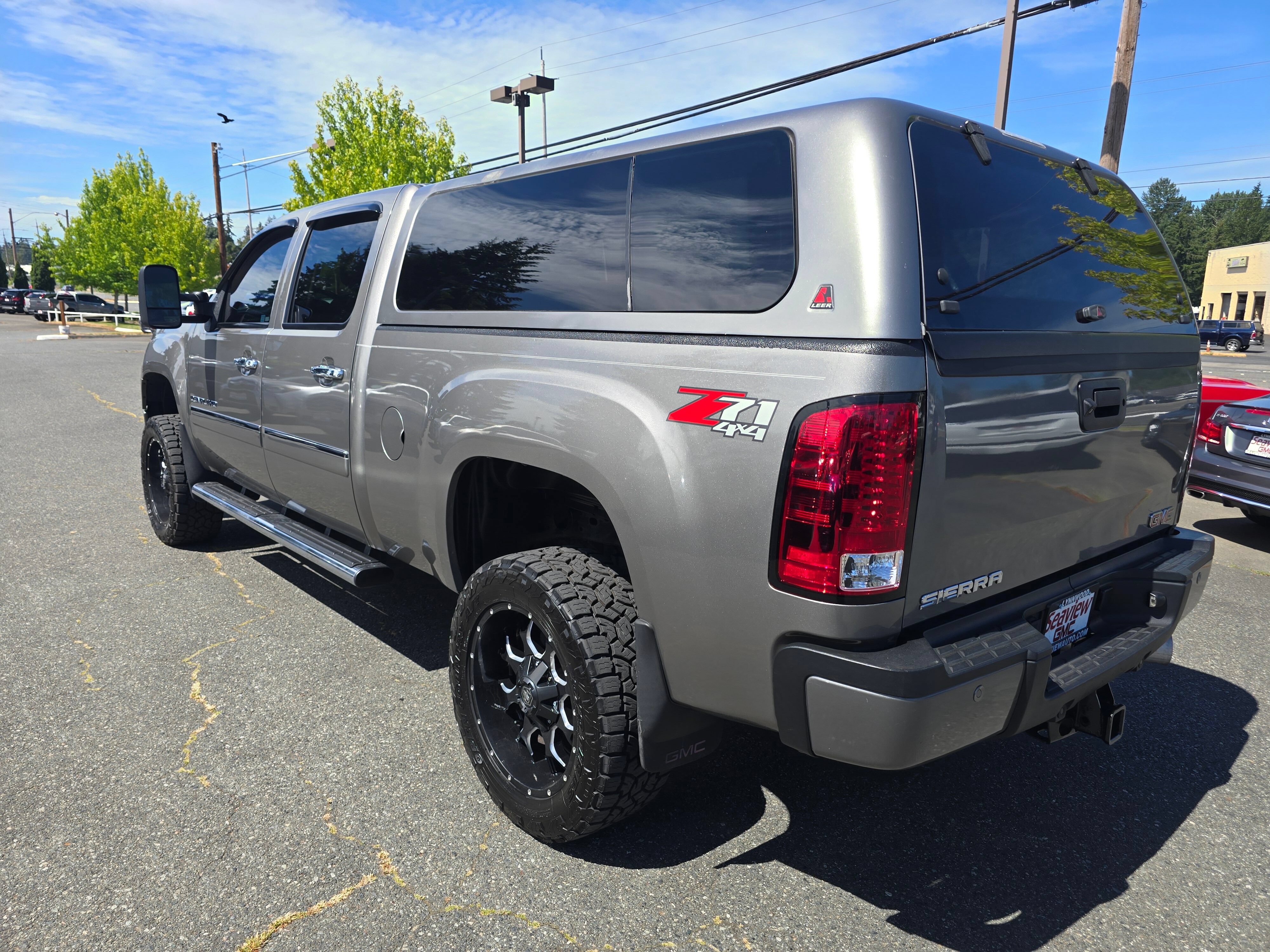 Used 2013 GMC Sierra 2500 Denali w/ Suspension Package, Off-Road AWD/4WD image 5