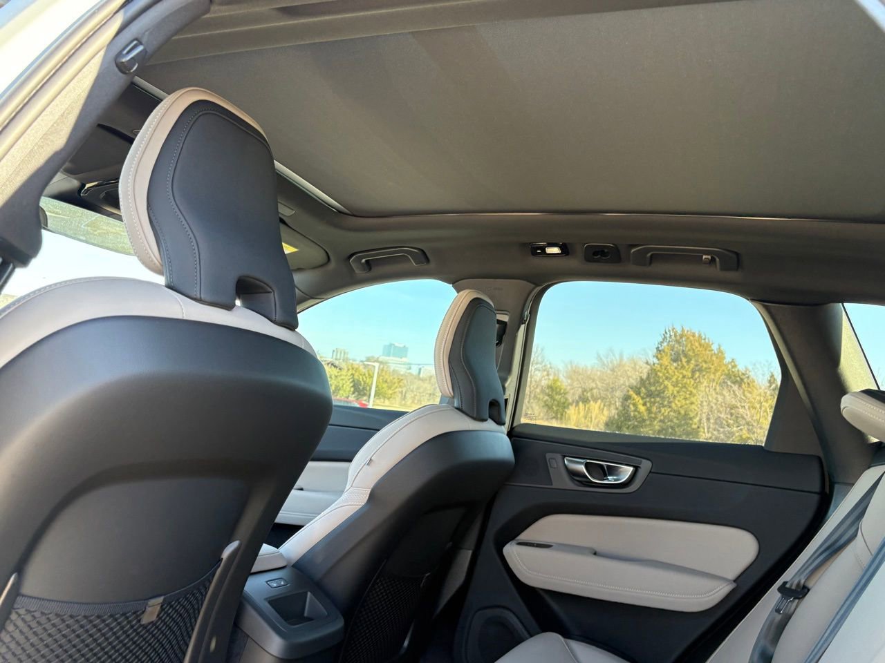 New 2026 Volvo XC60 B5 Core w/ Protection Package Premier image 24