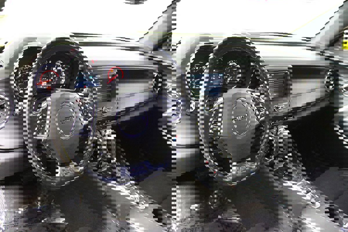 Used 2017 Chevrolet Camaro LT RWD image 7