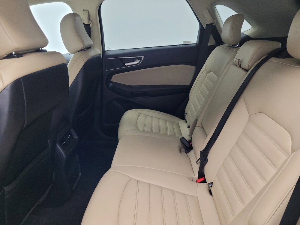 Used 2021 Ford Edge SEL image 18