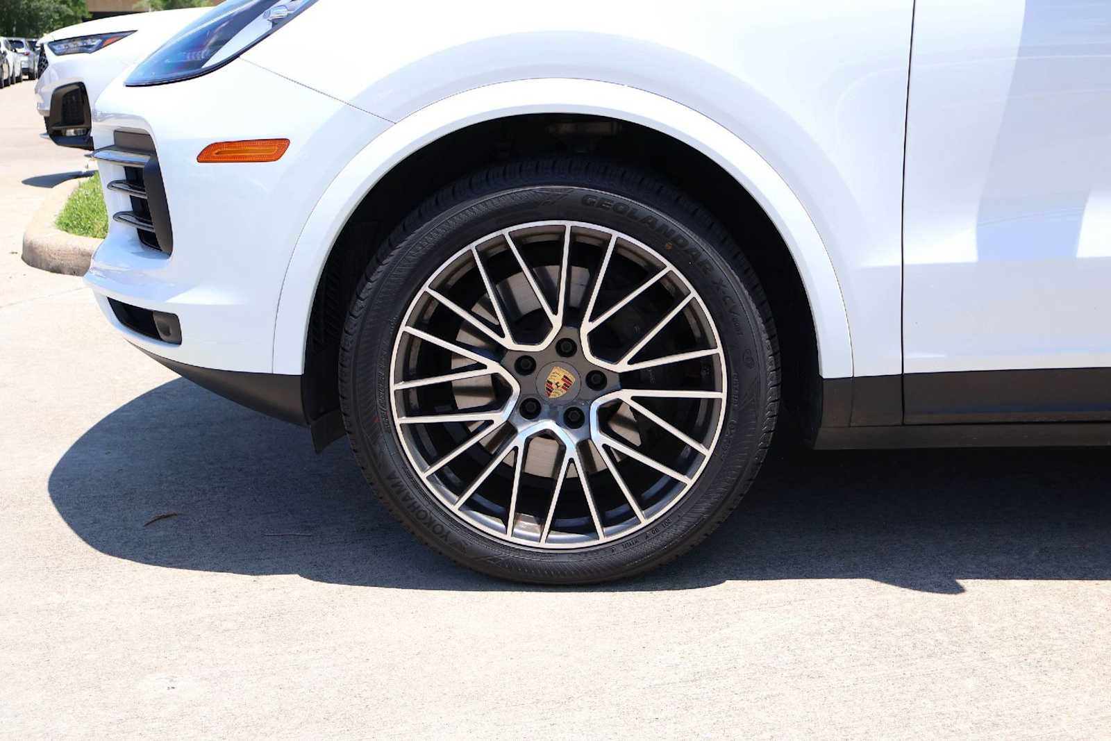 Used 2022 Porsche Cayenne AWD/4WD image 8