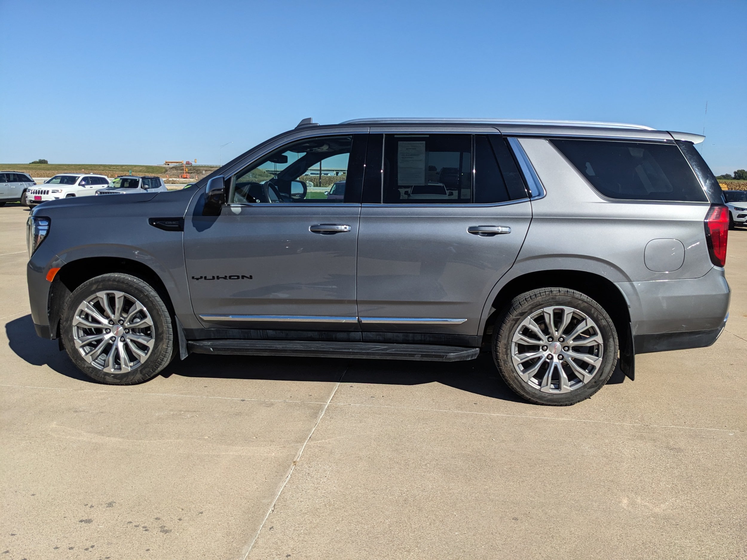 Used 2021 GMC Yukon SLT w/ SLT Luxury Plus Package AWD/4WD image 5